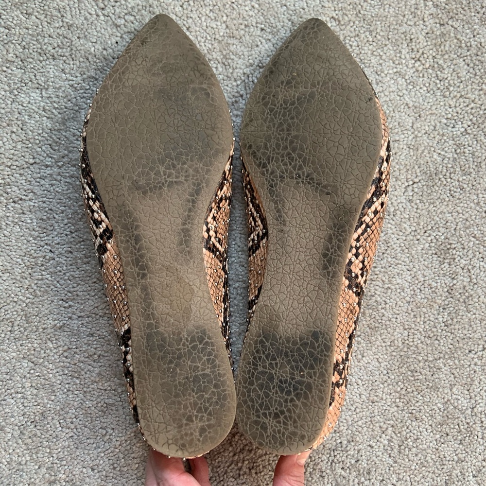 Steve Madden Snake Feather Studded Loader Size 9 - image 3